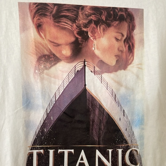 H&M titanic t shirt - Picture 3 of 4